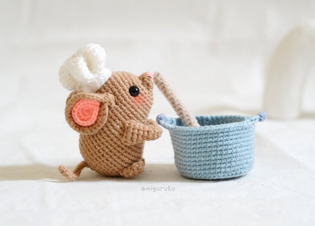 Mochi the Mouse Amigurumi Crochet Pattern