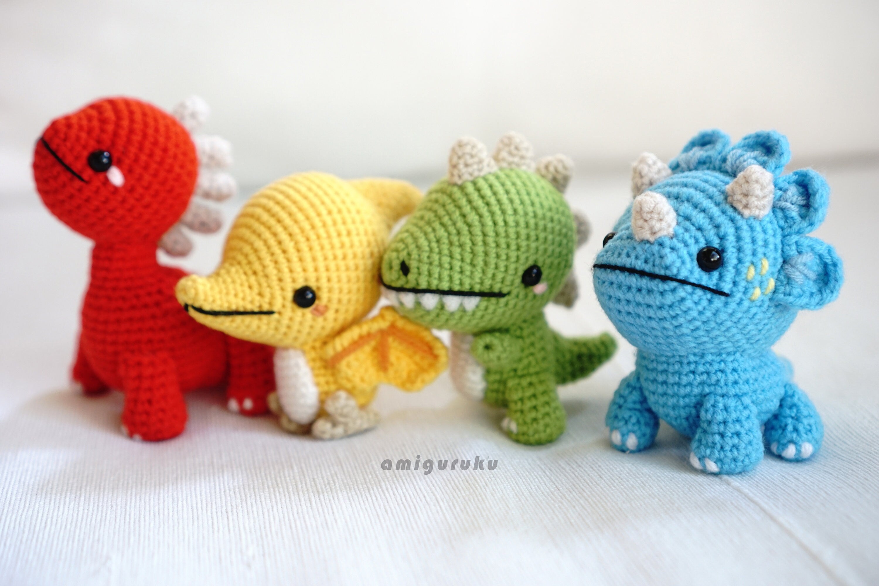 Amiguruku Dinosaur: T-Rex, Pterodactyl, Triceratops, Amargasaurus