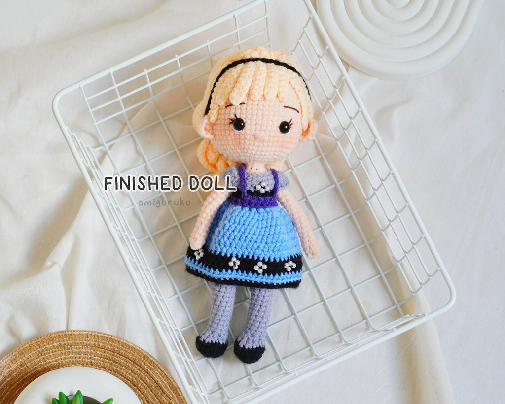 Elsa Amigurumi Doll