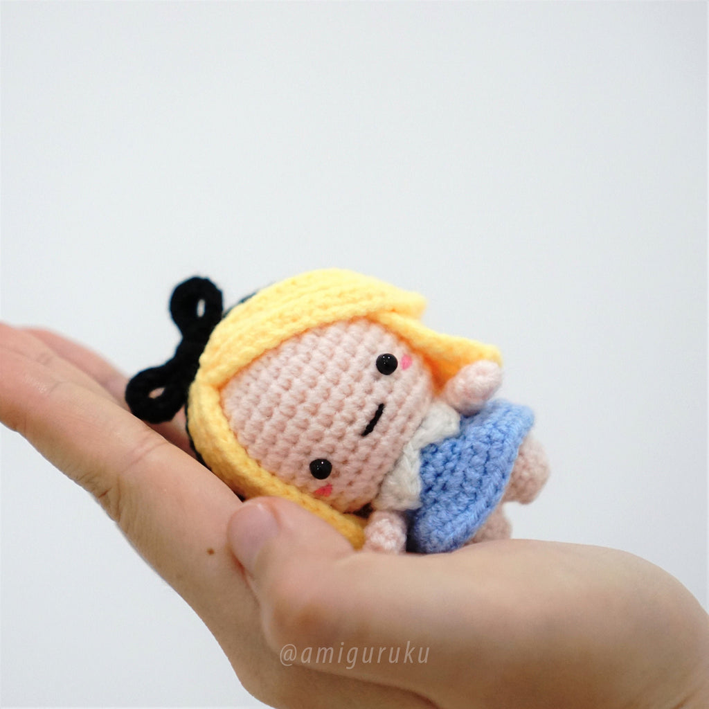 Alice of the Wonderland Amigurumi Crochet Pattern